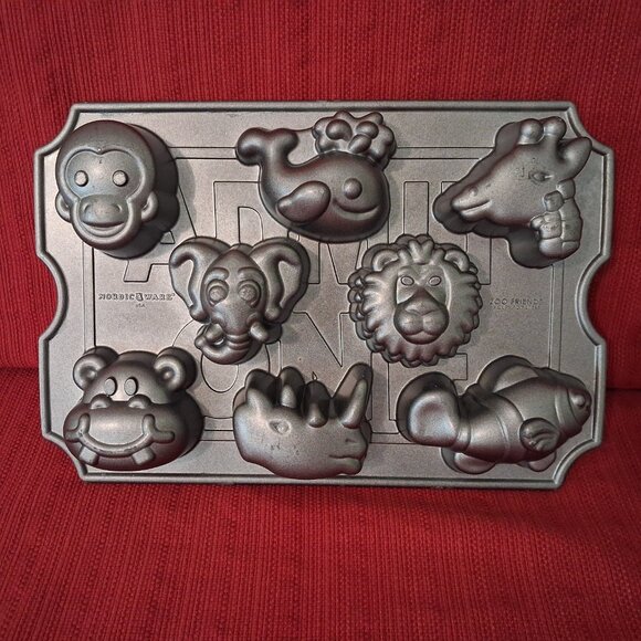 Nordic Ware Zoo Friends Muffin Tin Cake Pan Monkey Elephant Giraffe  3 cups - Picture 1 of 6
